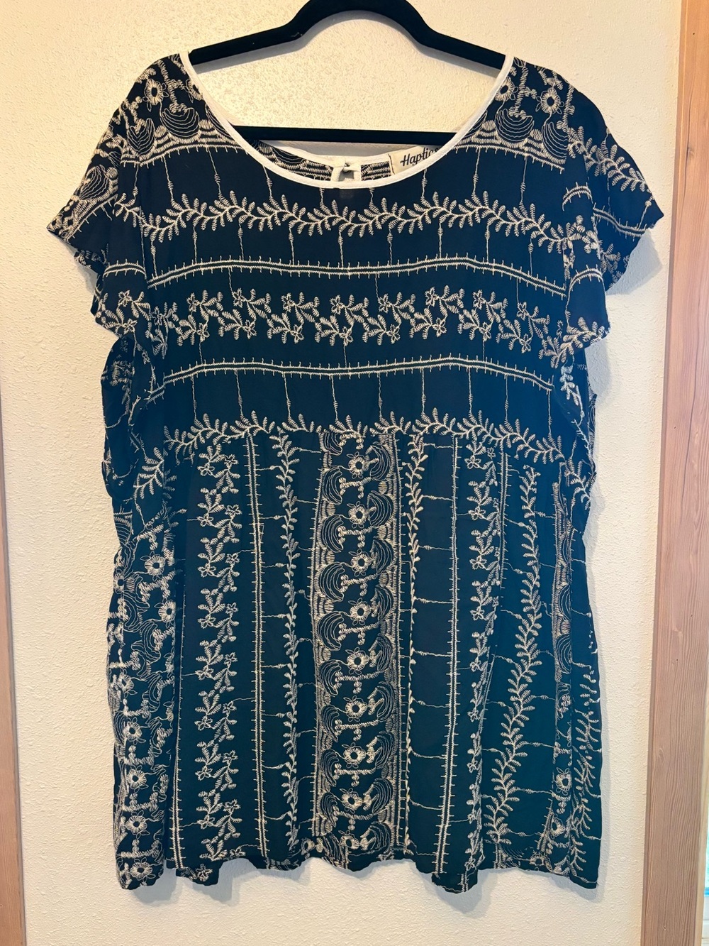 Haptics Black Embroidered Short Sleeve Tunic 2X
0078S